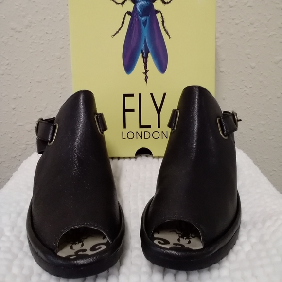 Fly London BNIB black wena leather sandals - Picture 4 of 10